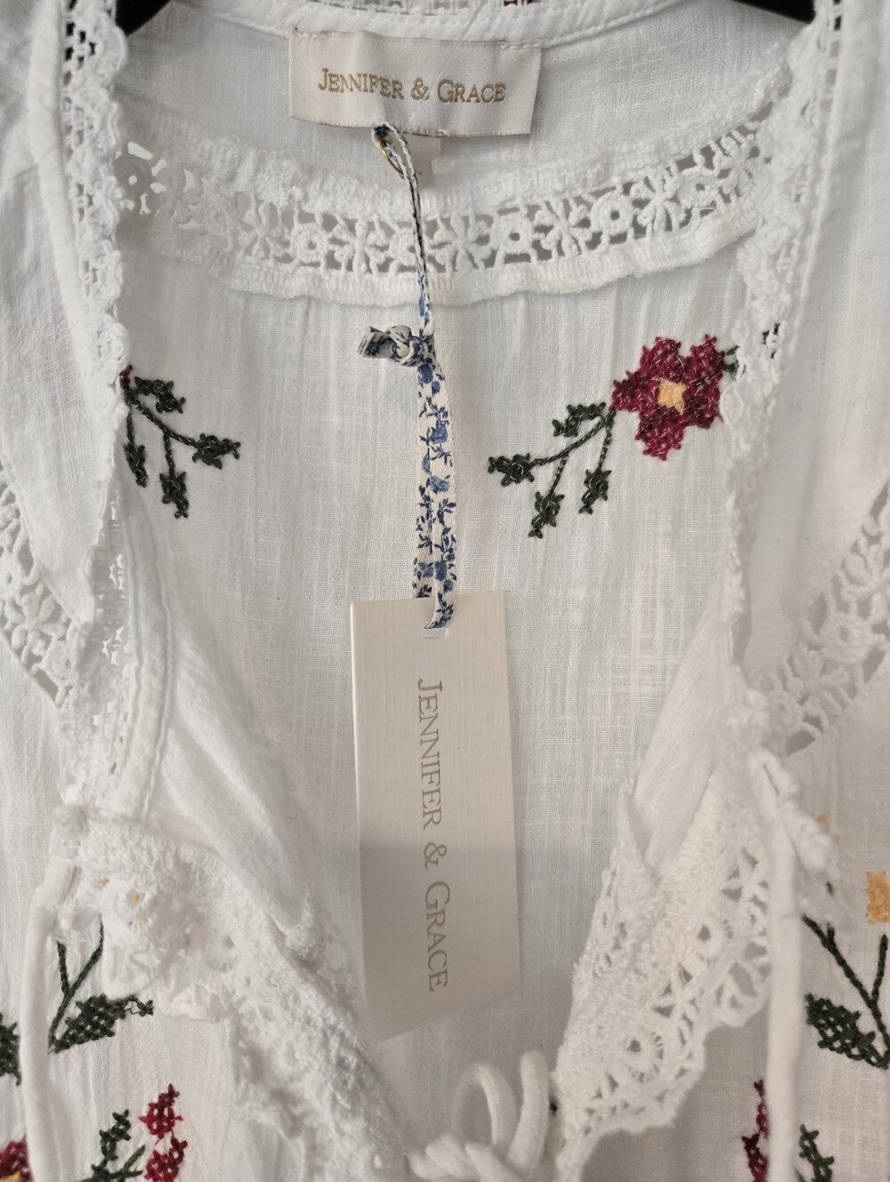 NWT! Bohemian White Embroidered Tie-Front Blouse. Size L - Picture 2 of 7